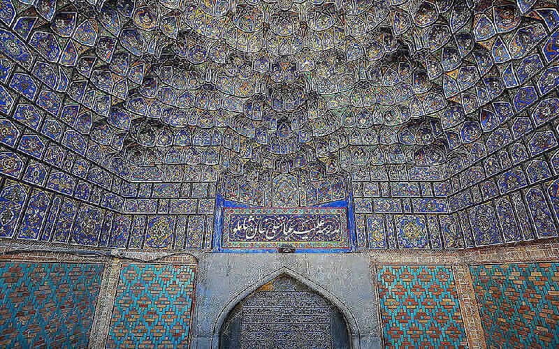 مدرسة عباس قلي خان
