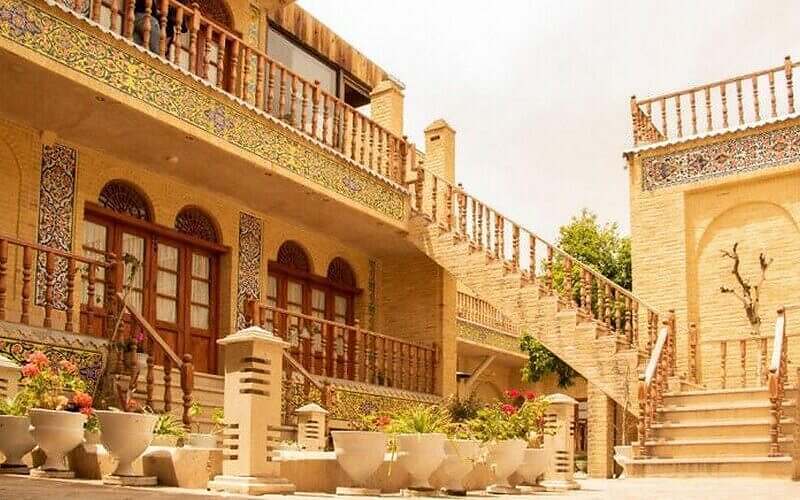 إقامة فورغ مهر التقليدية في شيراز