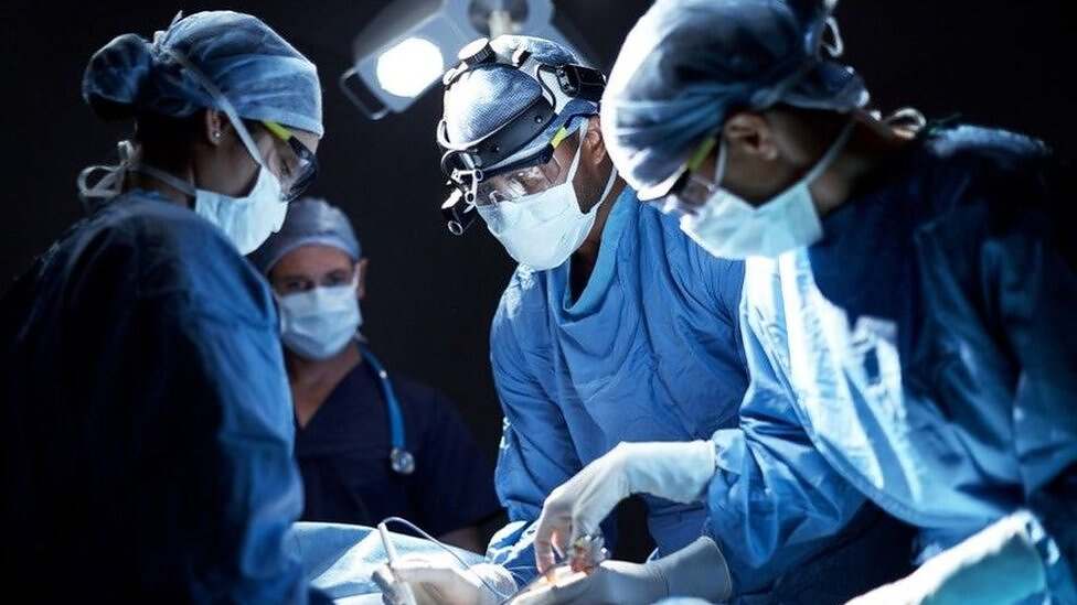 جراحة إعادة تشكيل الذقن (رأب الذقن) في إيران