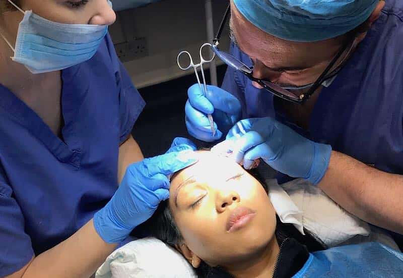 طريقة زراعة الحواجب الطبيعية في إيران