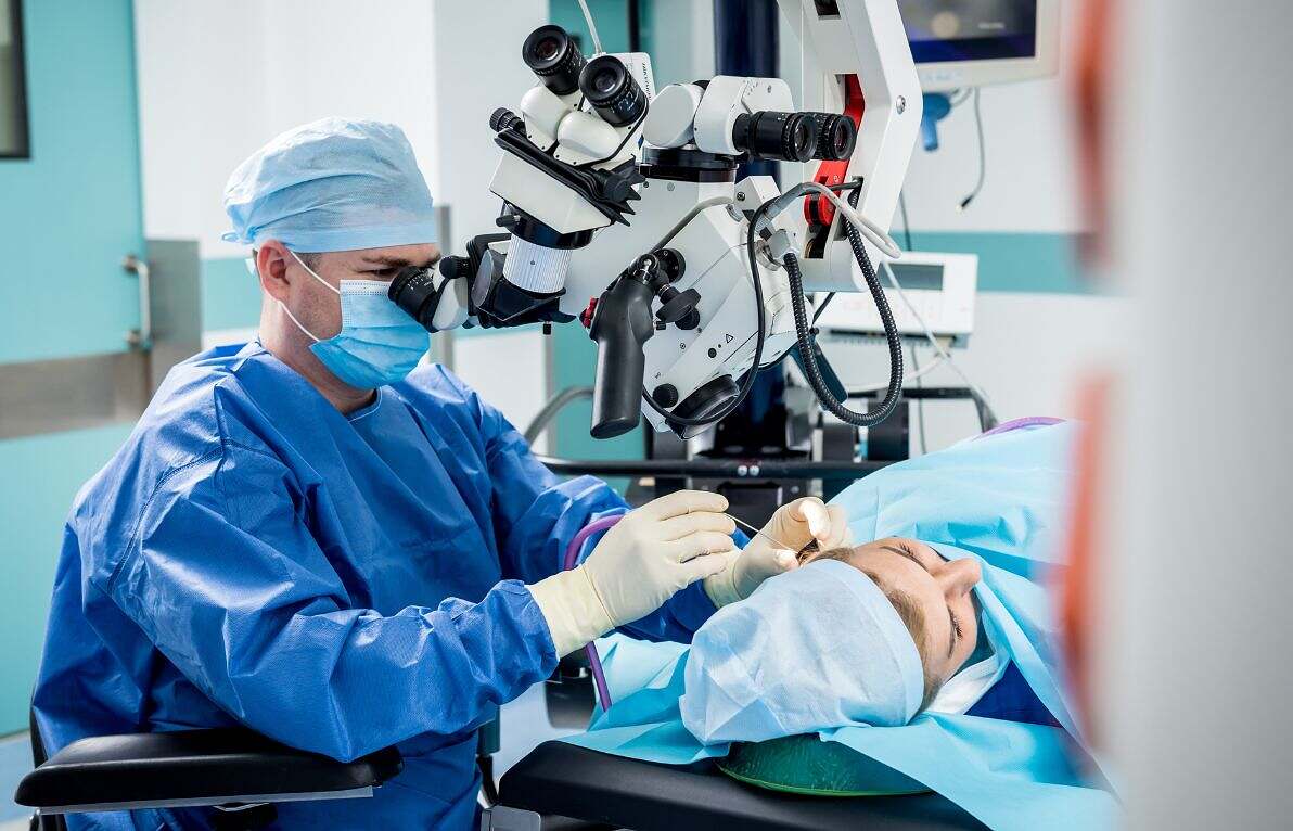 جراحة تصحيح الأذن (رأب الأذن) في إيران