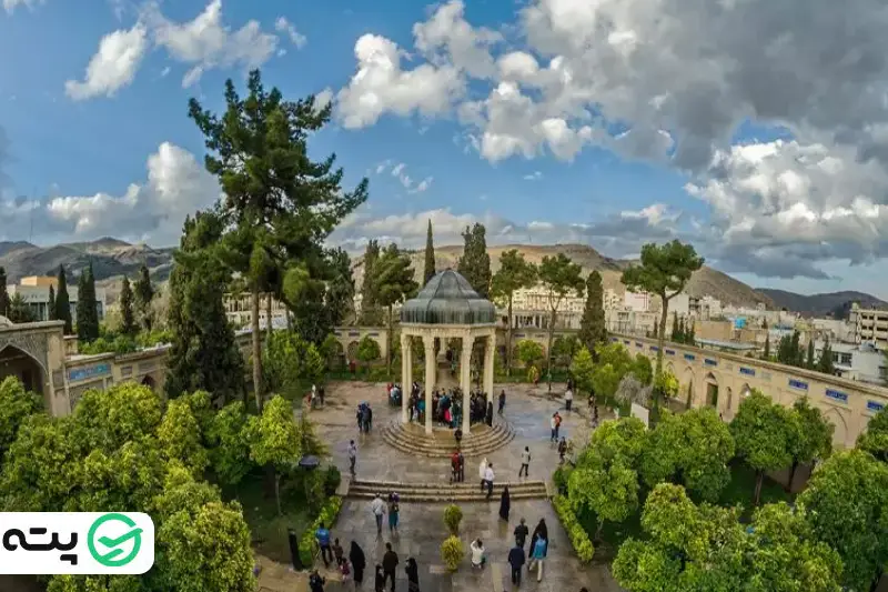 آرامگاه حافظ در صحن شمالی