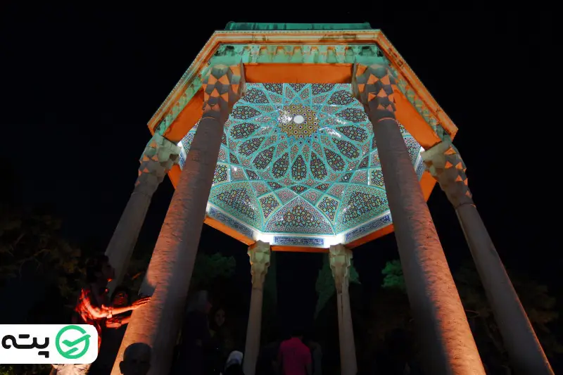 حیاط شرقی