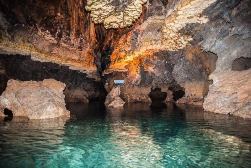 Qaleh Cave