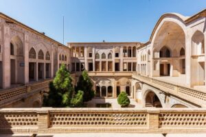 بيت عباسيان في كاشان: تحفة معمارية قاجارية مع همين تور