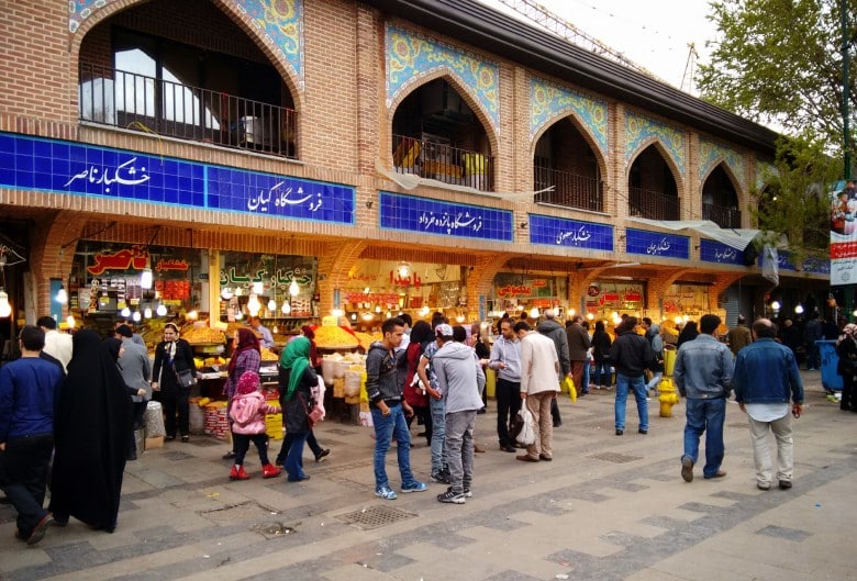 دليل شامل عن سوق طهران الكبير: نبض قلب إيران الثقافي والتجاري