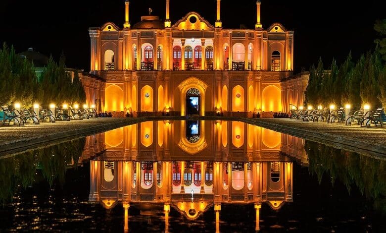 دليل وجهات السفر إلى إيران
