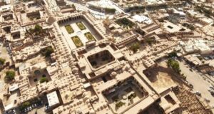 مجمع جانجالي خان: رحلة إلى قلب التاريخ السفوي في كرمان مع همين تور