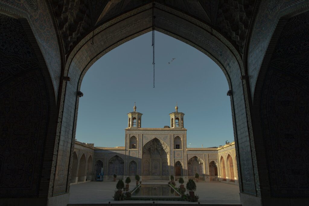 عمارة أصفهان: عجائب التصميم والهندسة الإسلامية