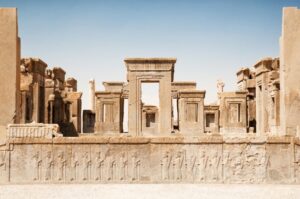 أفضل 10 معالم سياحية في شيراز: استكشف المدينة الشعرية والتاريخية في إيران 2025