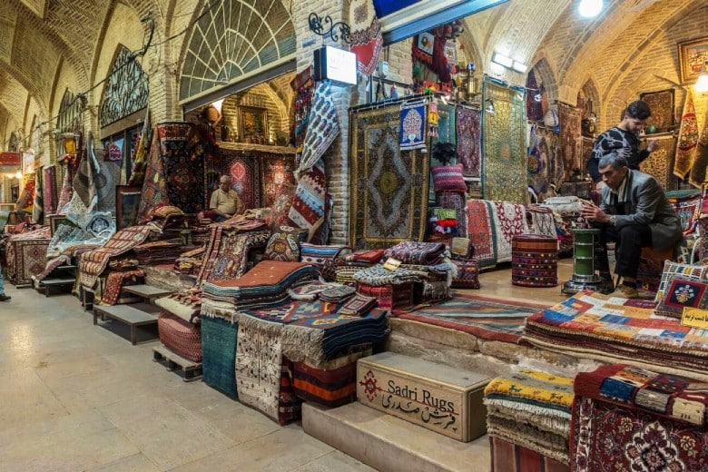 استكشف سحر مجمع وكيل في شيراز مع همینتور