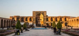 كرمان: وجهة سياحية ساحرة في قلب إيران