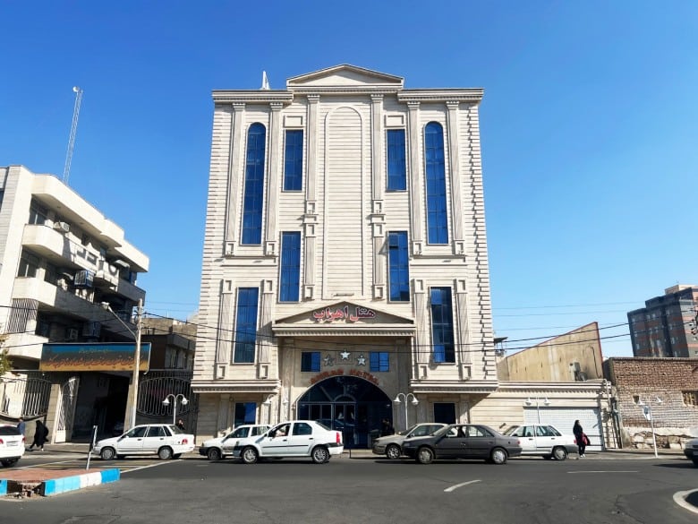 أفضل الفنادق الرخيصة في تبريز: دليل شامل لإقامة اقتصادية ومريحة