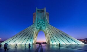 اكتشف طهران: قلب إيران النابض بالحياة مع همين تور