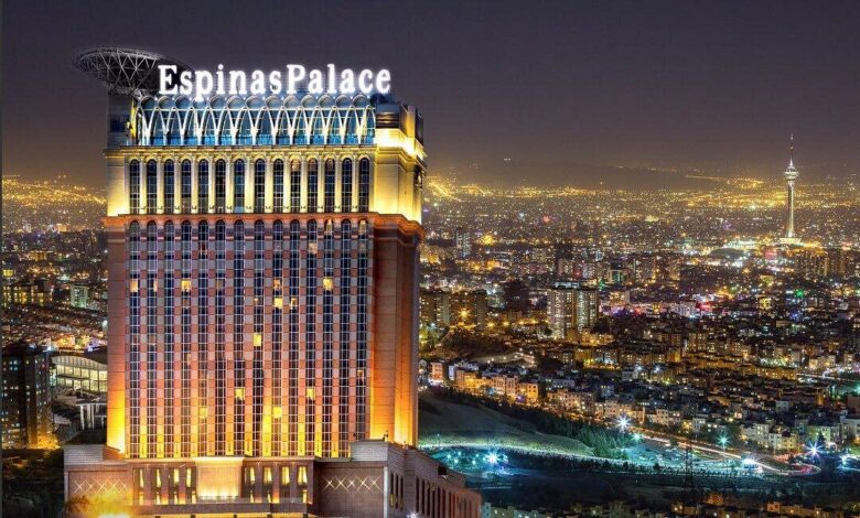اكتشف إيران بسهولة مع همين تور: دليلك الشامل لحجز الفنادق