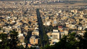 دليل السفر إلى همدان: استكشاف عاصمة التاريخ والطبيعة في إيران