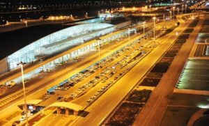 دليل شامل لعناوين ومعلومات الاتصال بمطارات إيران
