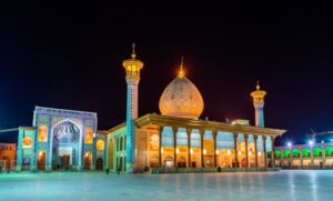 ضريح شاه جراغ في شيراز: رحلة إلى قلب النور والروحانية مع همين تور
