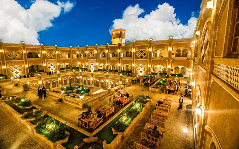 Stay at Dad Hotel Yazd with Hamintour: Historic Charm & Modern Luxury