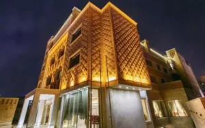 Zandiyeh Hotel with Hamintour: Shiraz’s Luxurious Retreat