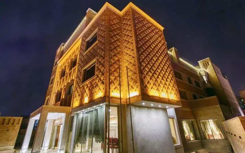 Zandiyeh Hotel with Hamintour: Shiraz’s Luxurious Retreat