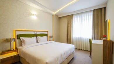 Best-Budget-Hotels-in-Mashhad-Hayat-Shargh-Hotel-1-390x220