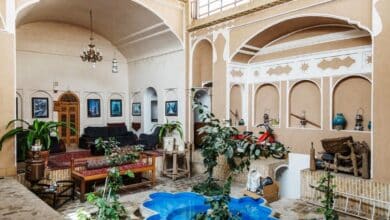 Top-Traditional-Hotels-in-Yazd-Vali-Hotel-390x220
