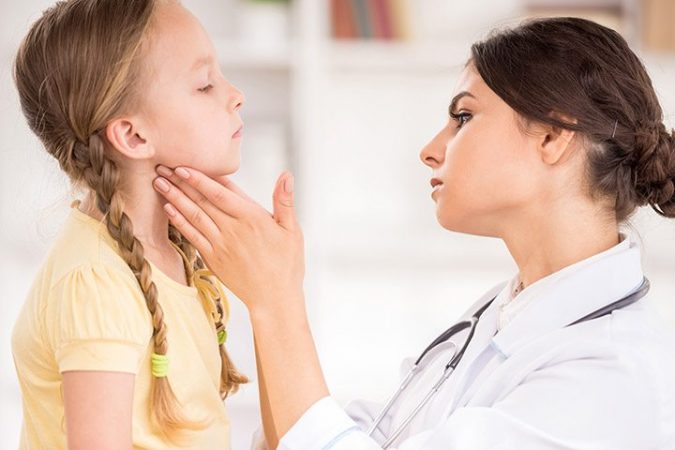 قصور الغدة الدرقية عند الأطفال: الأعراض، المضاعفات، وطرق العلاج