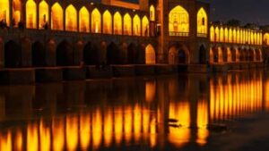 Explore Khajou Bridge: Isfahan’s Timeless Architectural Marvel