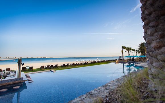 JA The Resort Jebel Ali infinity pool facing the private beach