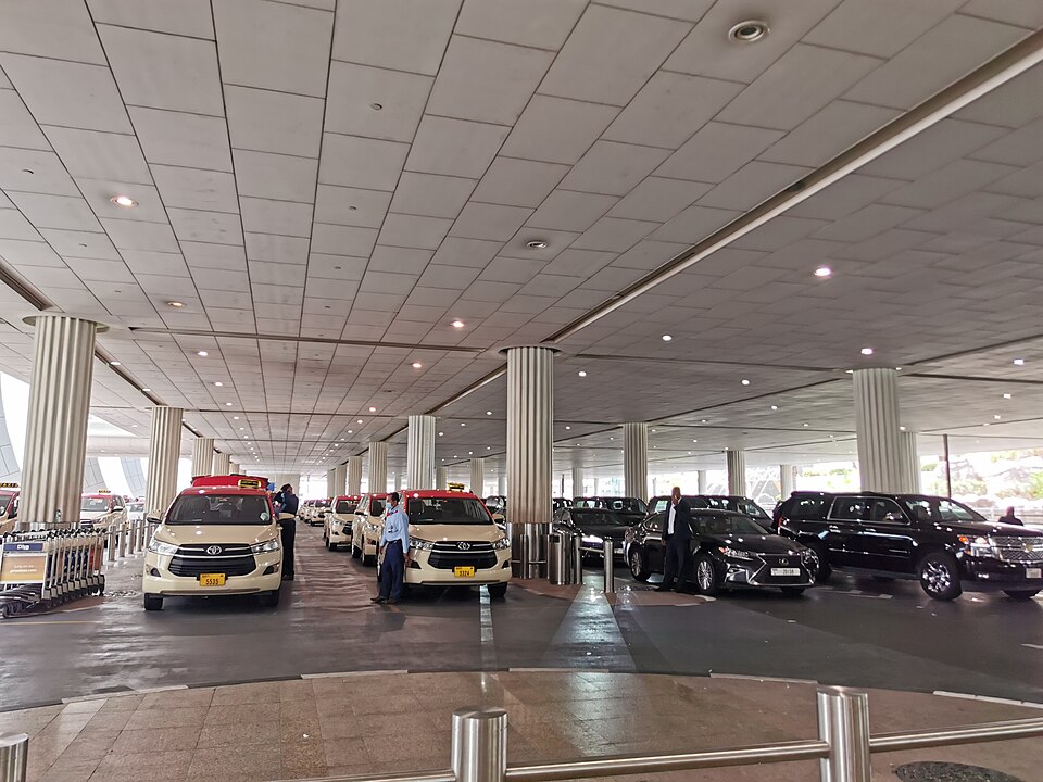Dubai taxi outside Dubai International Airport