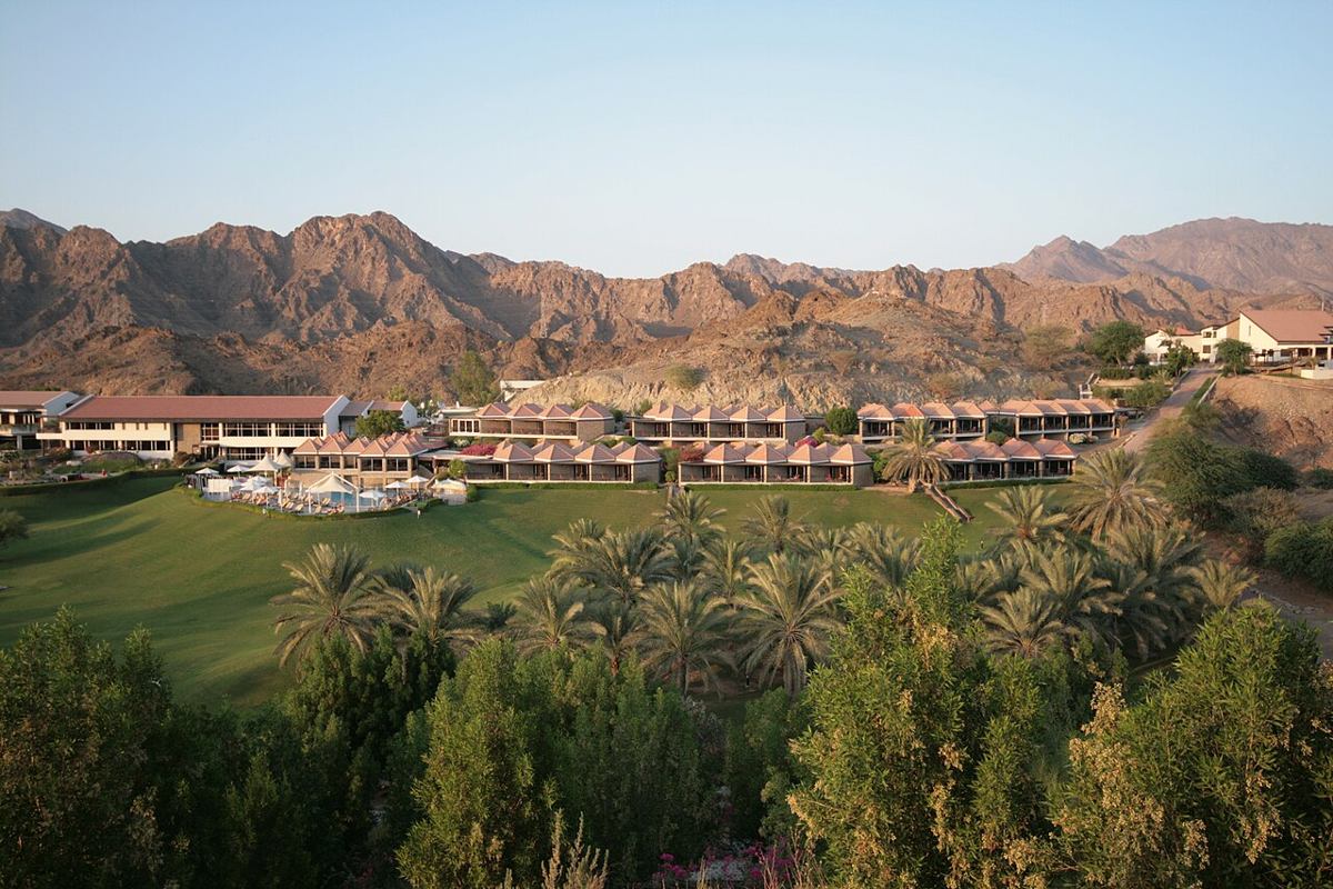 Hotel grounds and mountains at Hatta Fort Hotel