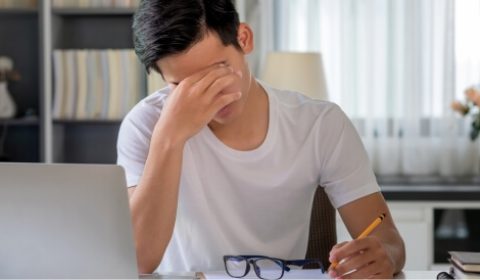 السر النّهائي! كيف تُميّز بين إجهاد العين وضَعف البصر؟