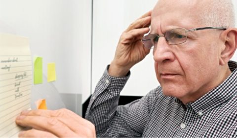 🤯 متى يكون النسيان خطيراً؟ 7 علامات لا يجب تجاهلها أبداً!