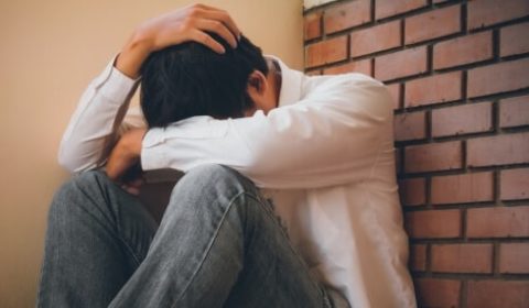 👤 أعراض شوكه الأنوية الجسدية (Derealization): هل تعيش في حلم؟