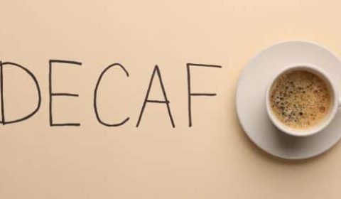 ☕ المشروبات منزوعة الكافيين: هل هي البديل الآمن فعلاً؟