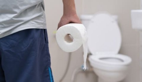 🚨 أعراض التهاب البول (UTI) عند الأطفال الذكور حسب العمر