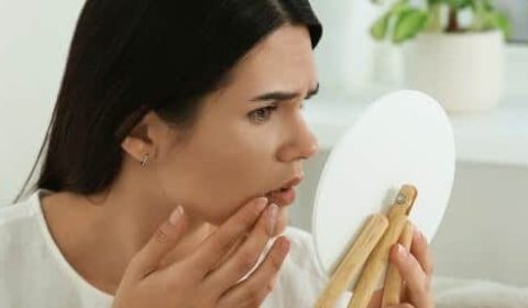 توازن الهرمونات: دليلك الشامل لأعراض الخلل وعلاجها لدى النساء